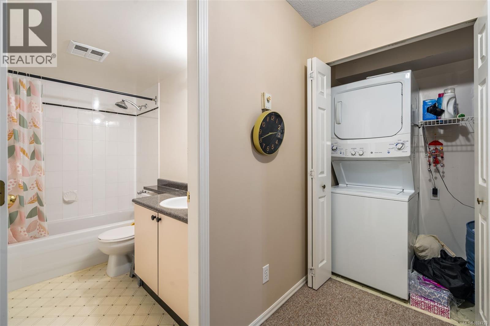 106 3724 Harriet Road, Saanich