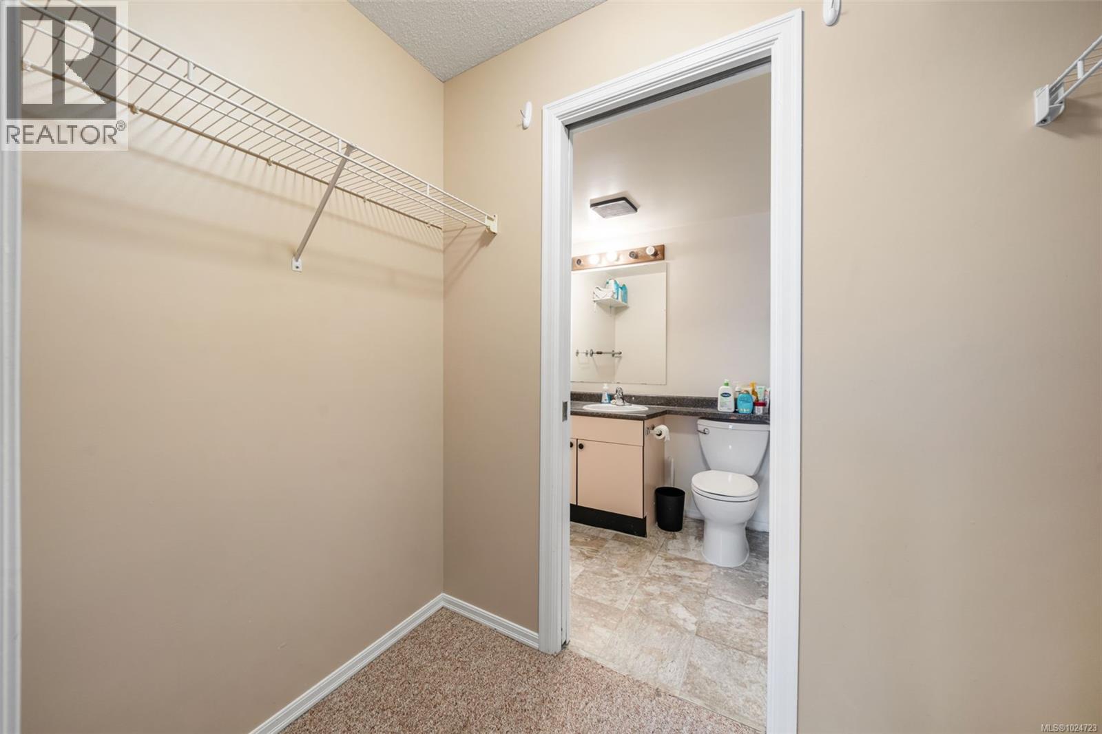 106 3724 Harriet Road, Saanich