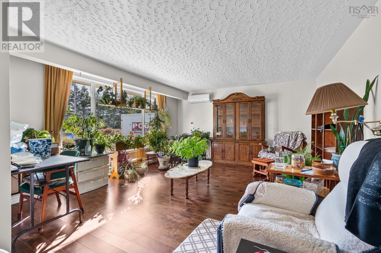 Property 14 of 27 of 1715 Ashdale Road