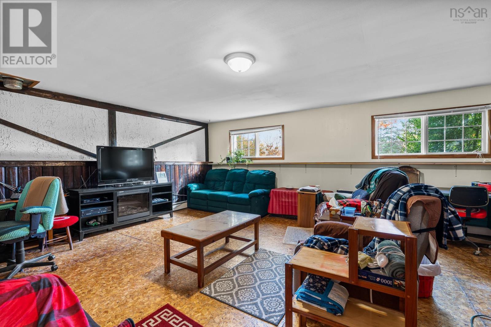 Property 22 of 27 of 1715 Ashdale Road