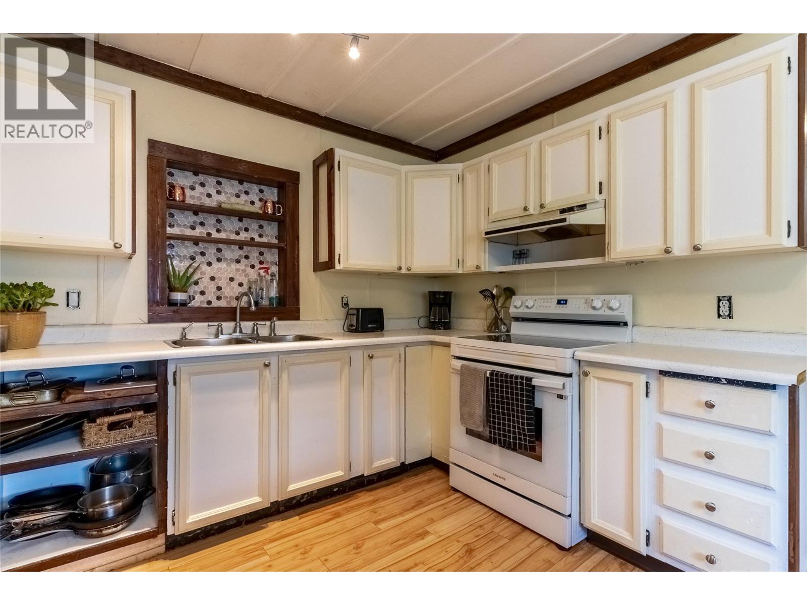 34 EDWARD Street - 4