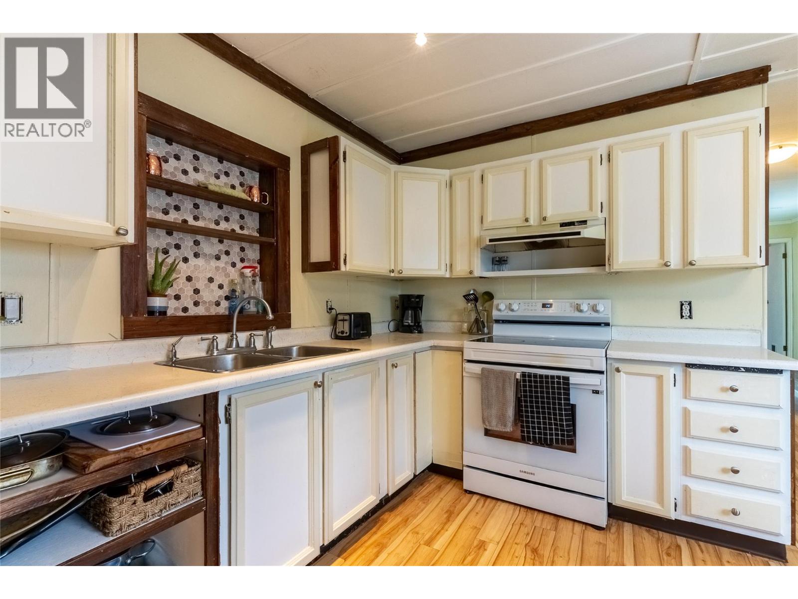 34 EDWARD Street - 6