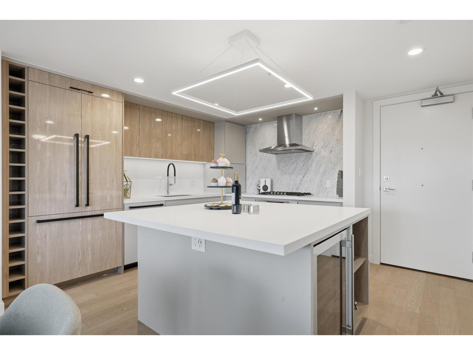 304 1526 FINLAY STREET, White Rock