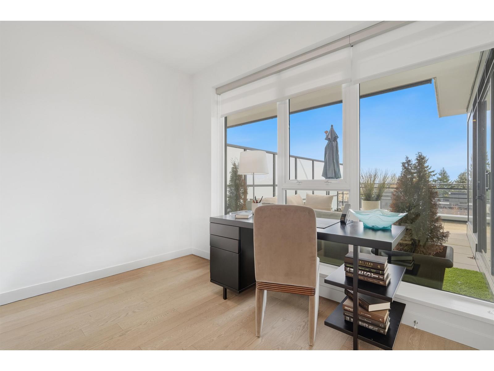 304 1526 FINLAY STREET, White Rock