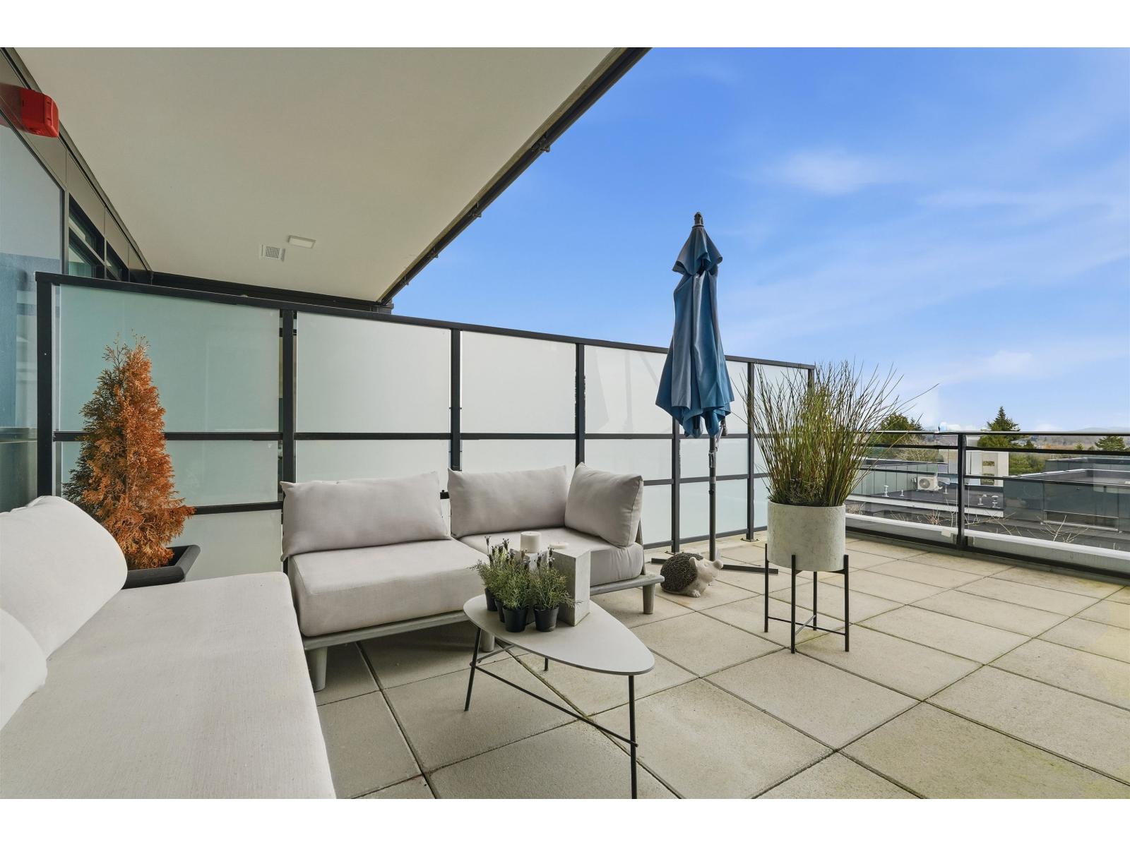 304 1526 FINLAY STREET, White Rock