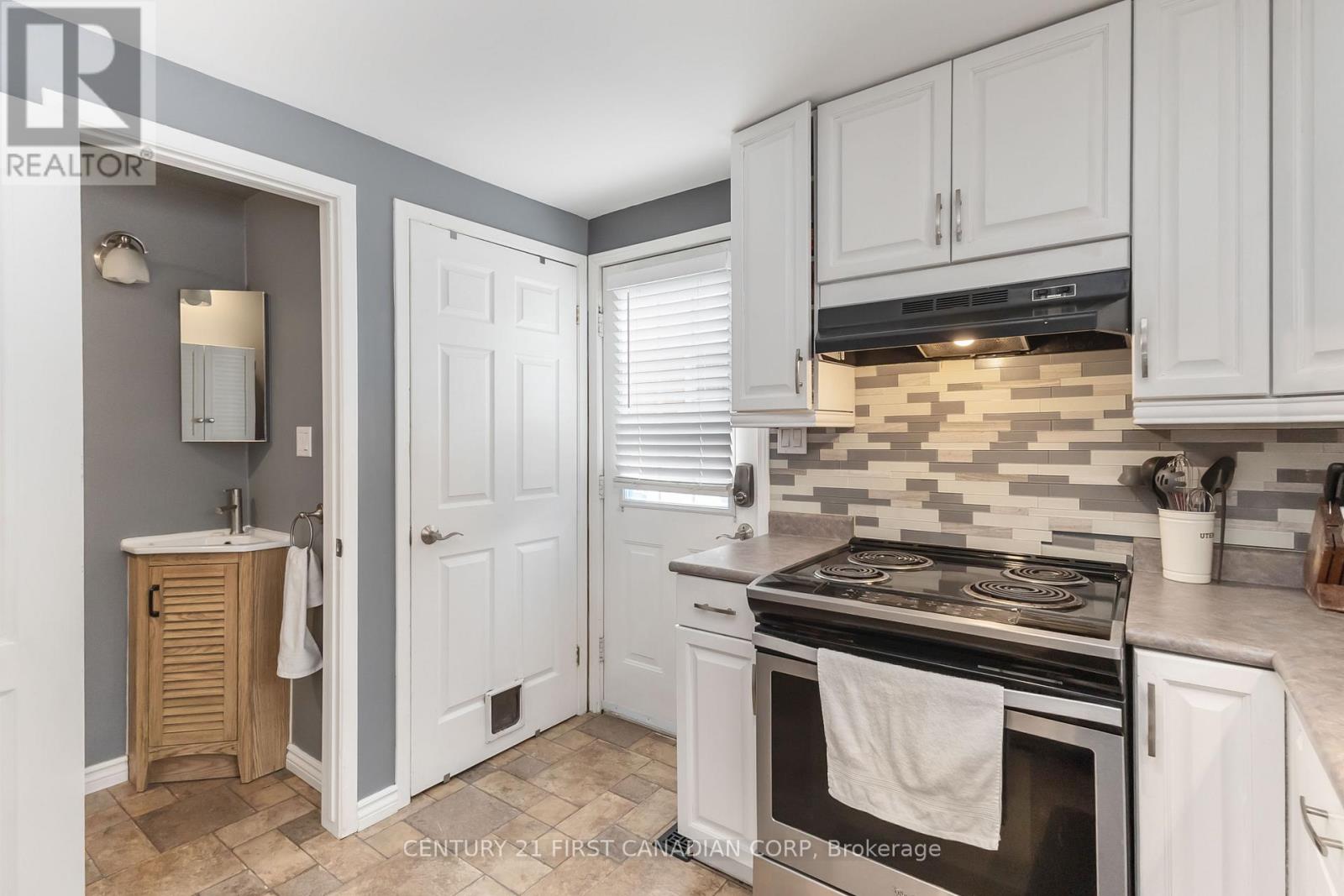 Single Family House for Sale in  UNION STREET Central Elgin (Belmont) 