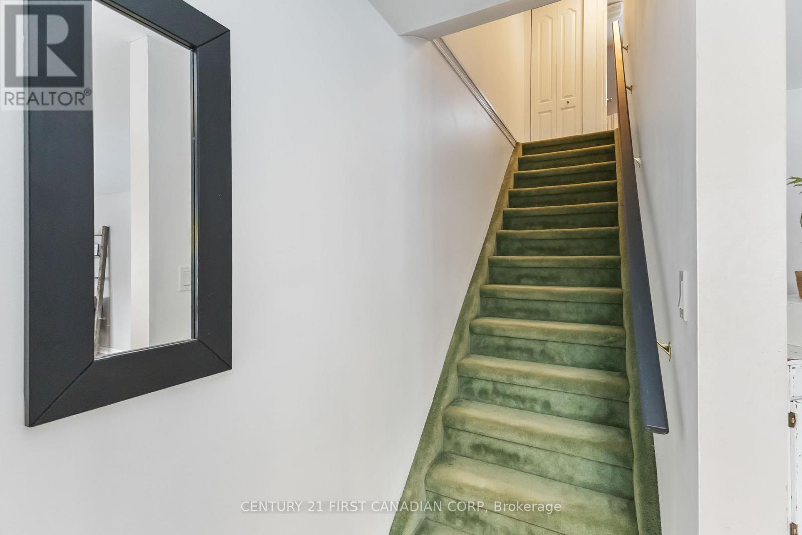 Single Family House for Sale in  UNION STREET Central Elgin (Belmont) 