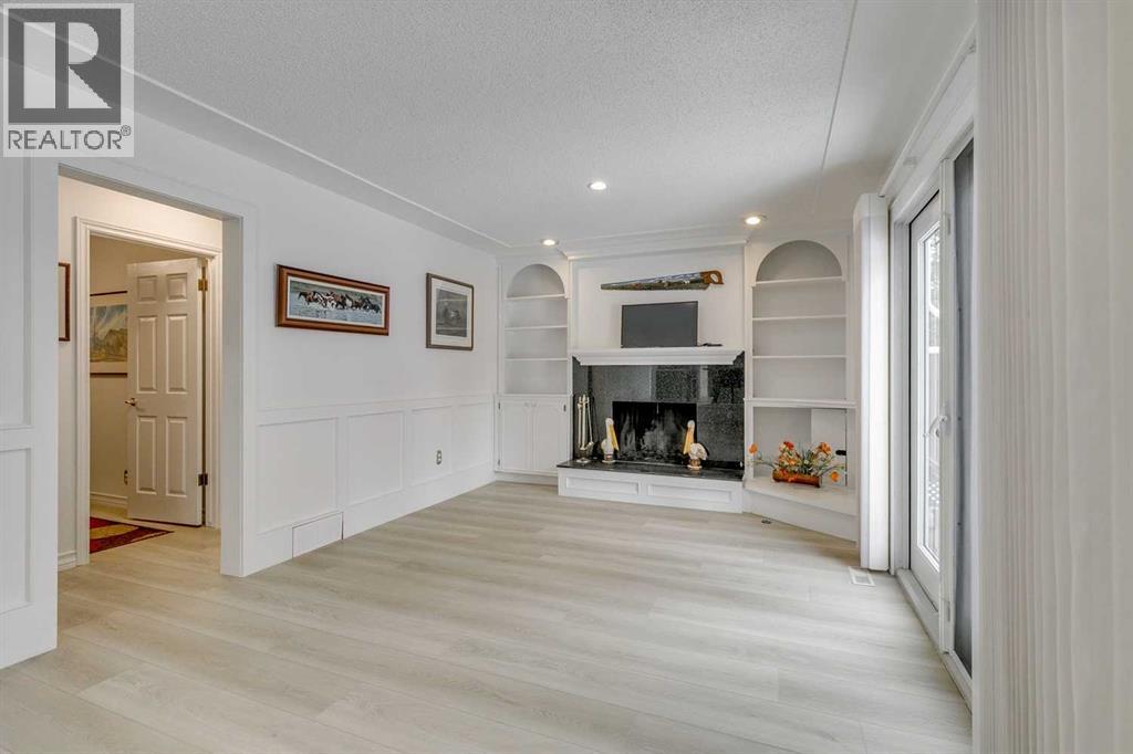 Single Family House for Sale in   Avenue SE Lake Bonavista Calgary 