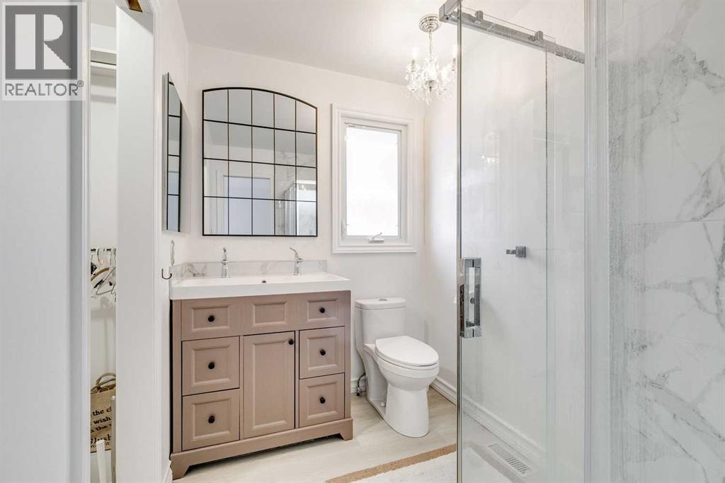 Single Family House for Sale in   Avenue SE Lake Bonavista Calgary 