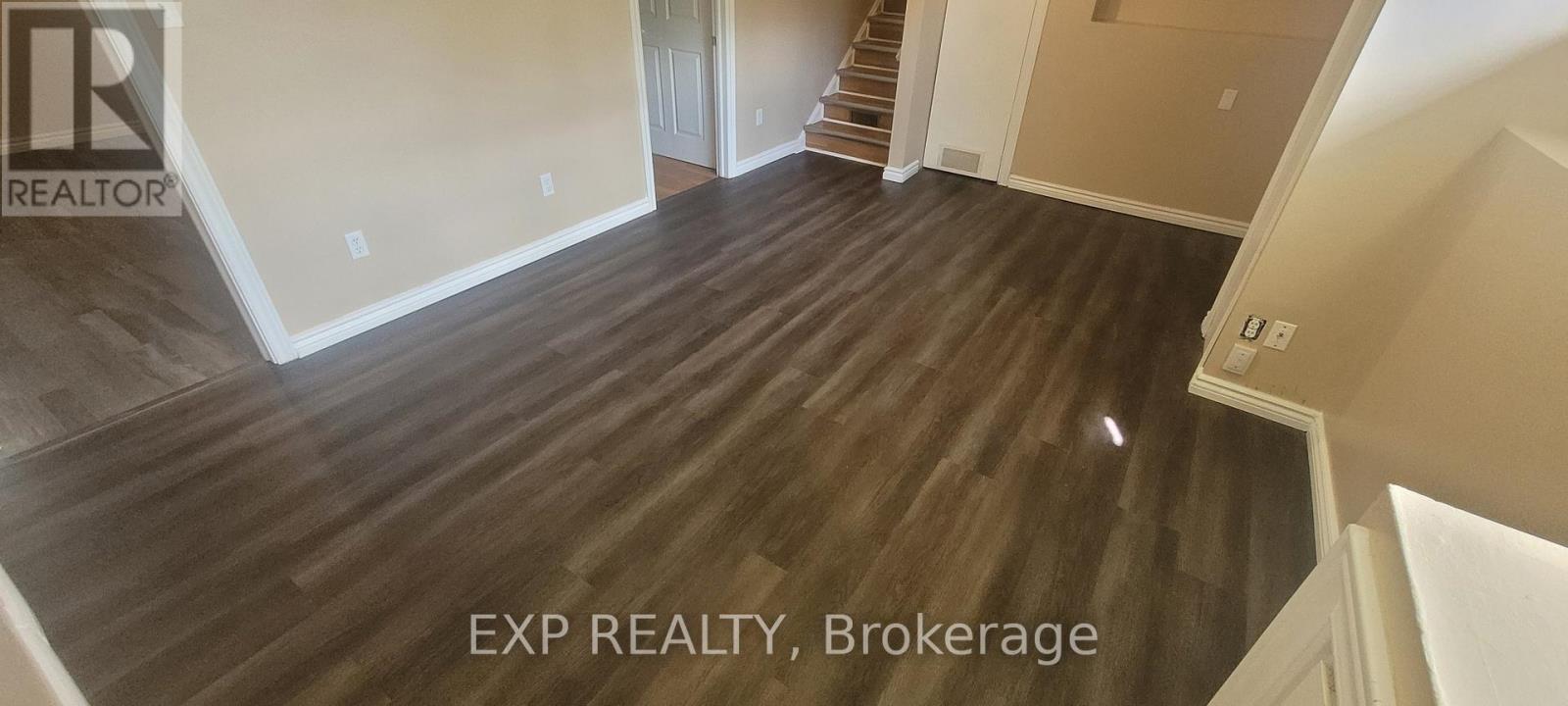 350 Tampa Unit B photo 4