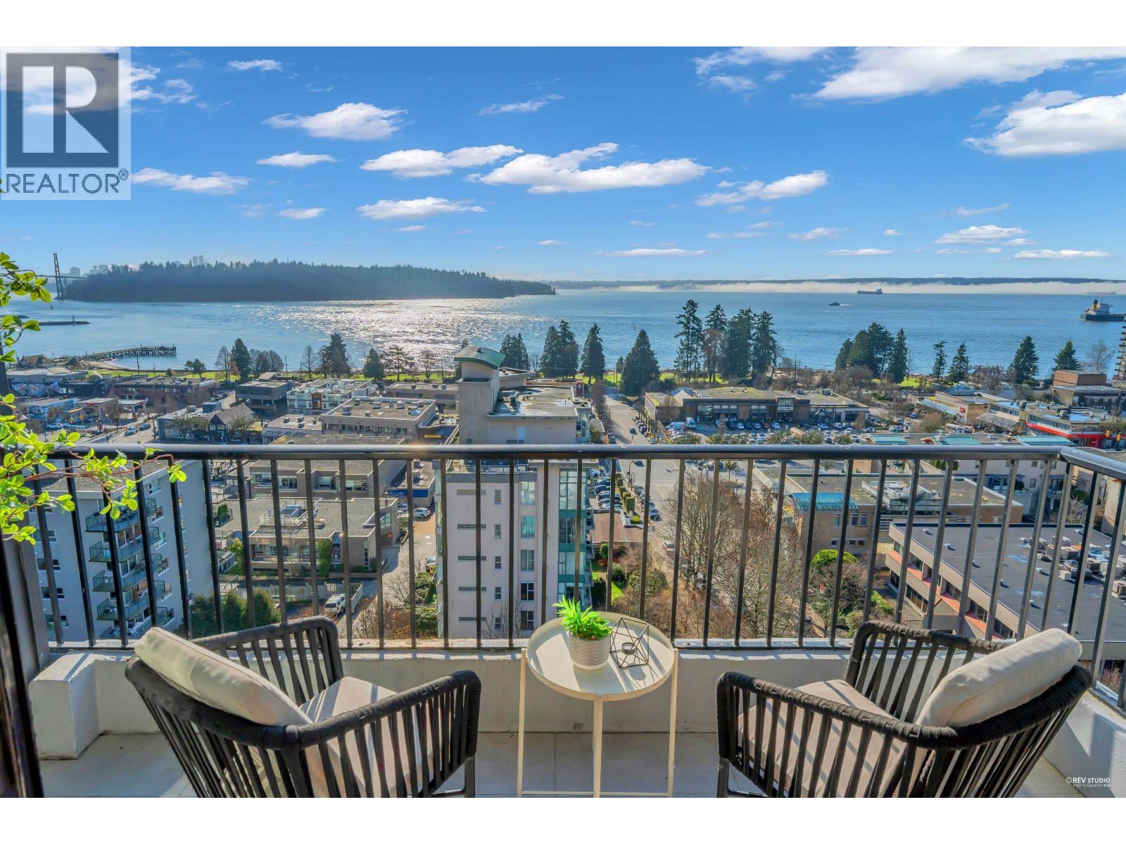 1202 650 16TH STREET, West Vancouver