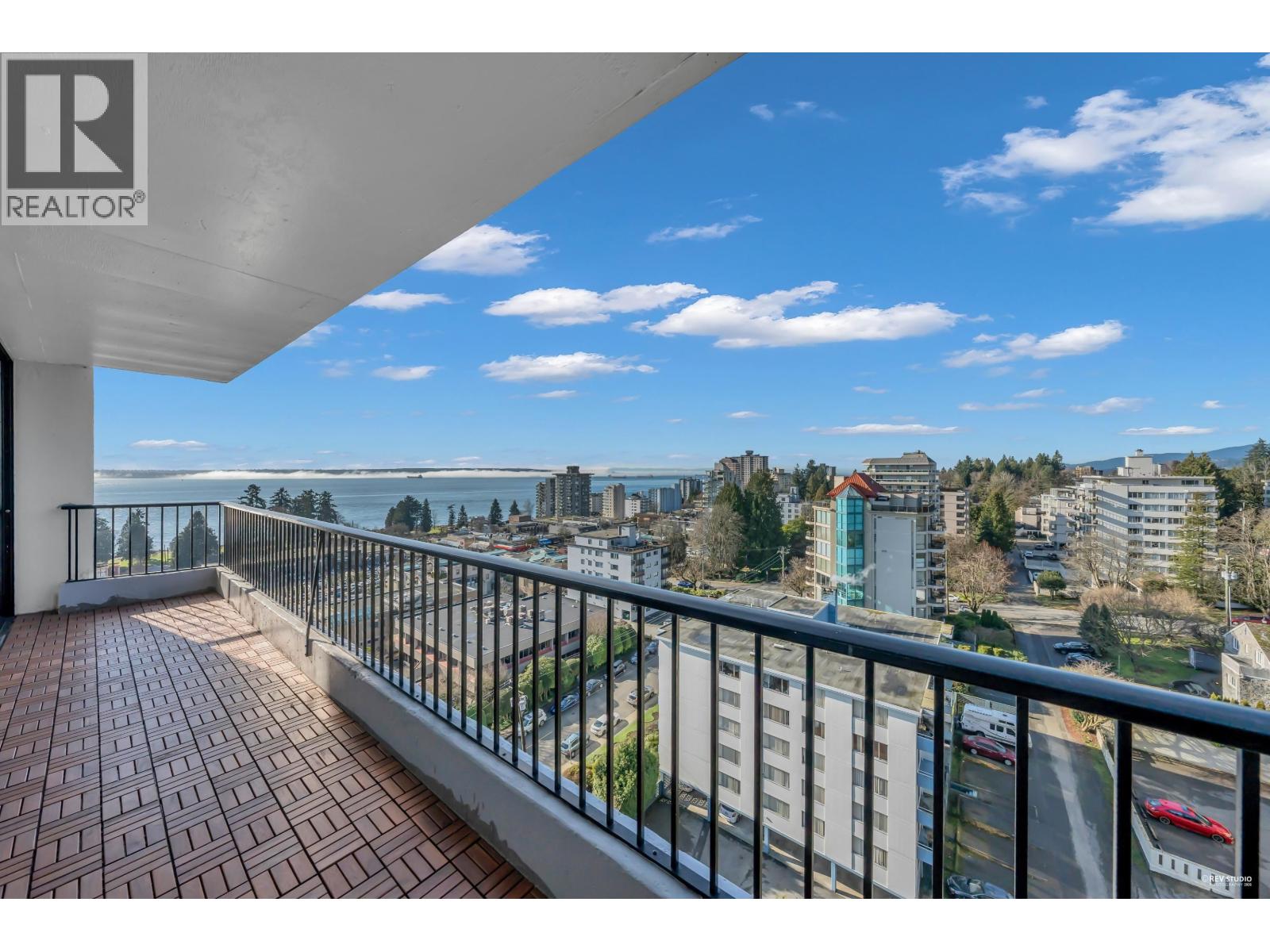 1202 650 16TH STREET, West Vancouver