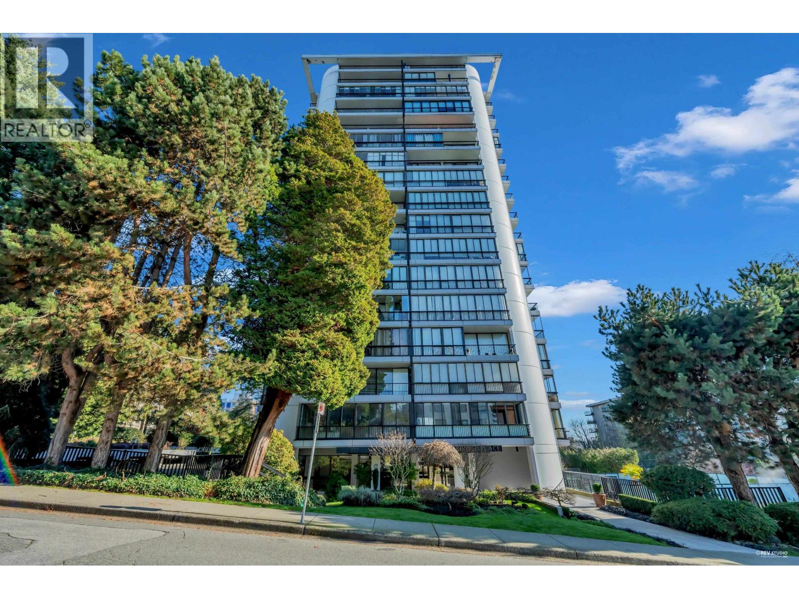 1202 650 16TH STREET, West Vancouver