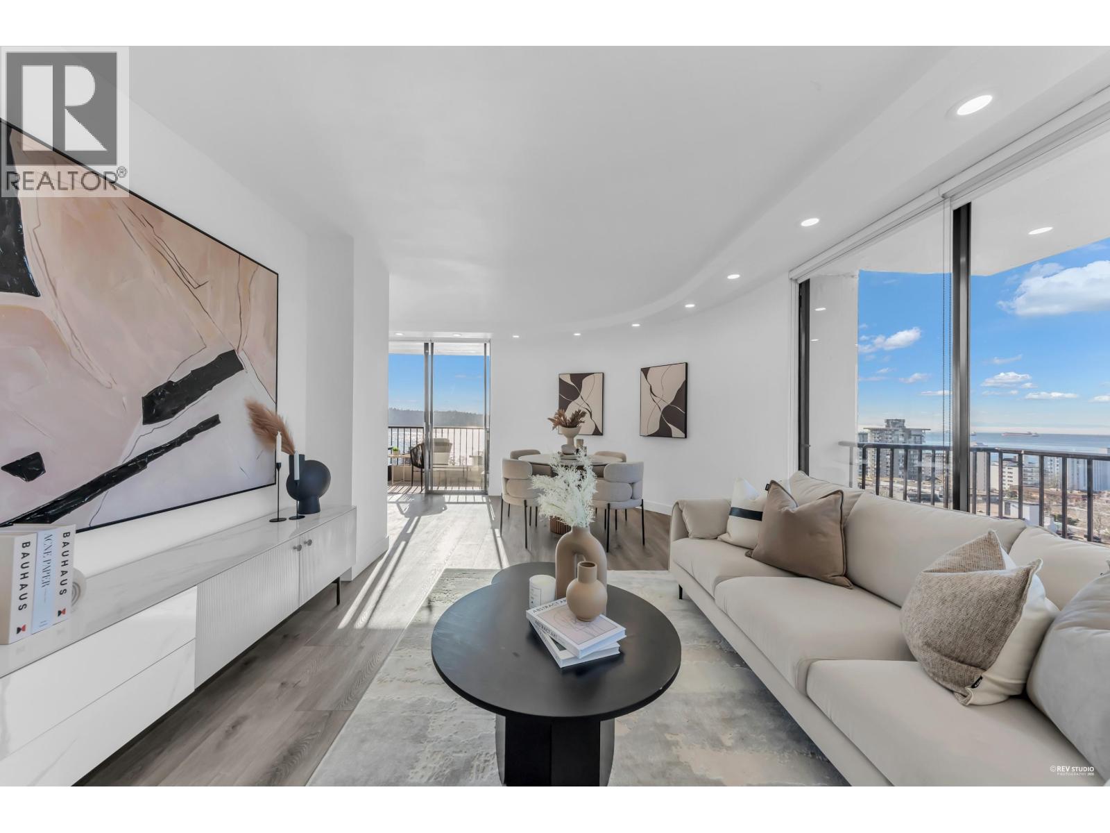 1202 650 16TH STREET, West Vancouver