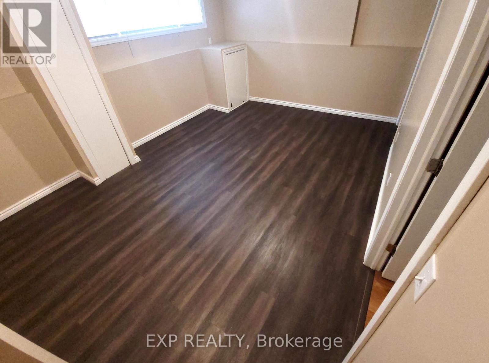 350 Tampa Unit B photo 5