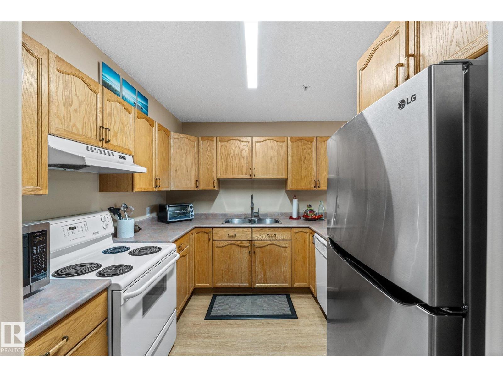 #203 160 KINGSWOOD BV, St. Albert