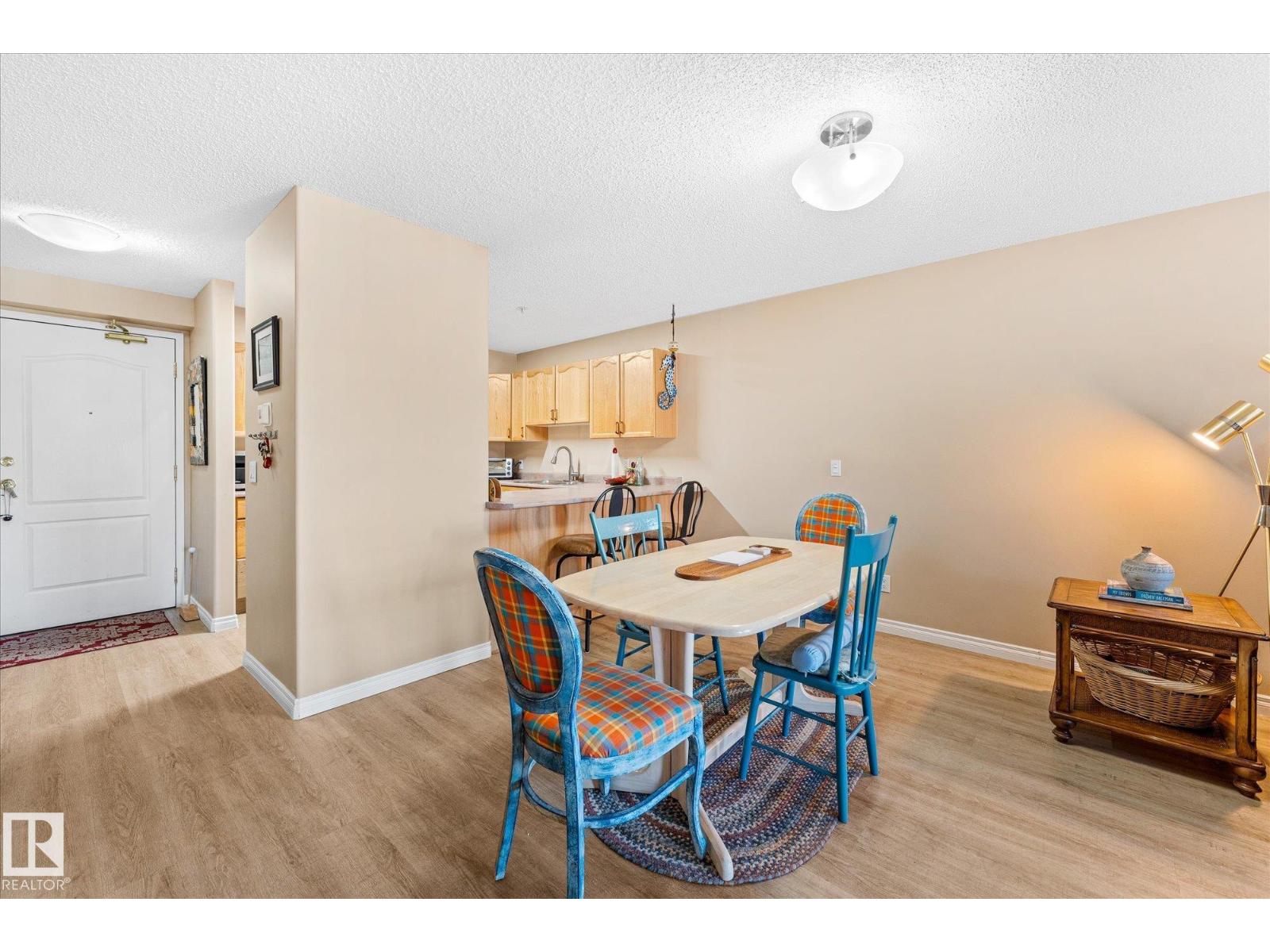 #203 160 KINGSWOOD BV, St. Albert