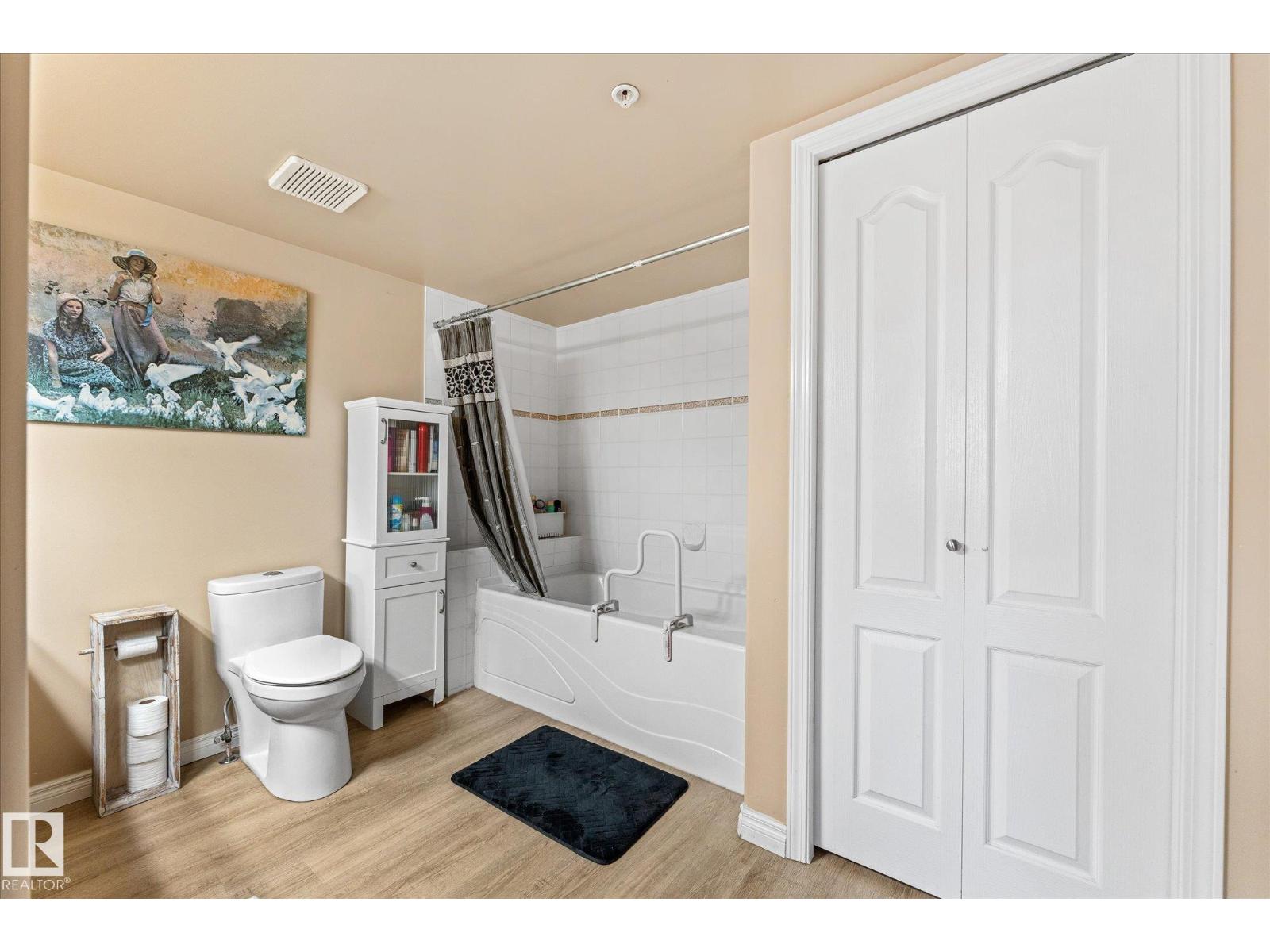 #203 160 KINGSWOOD BV, St. Albert