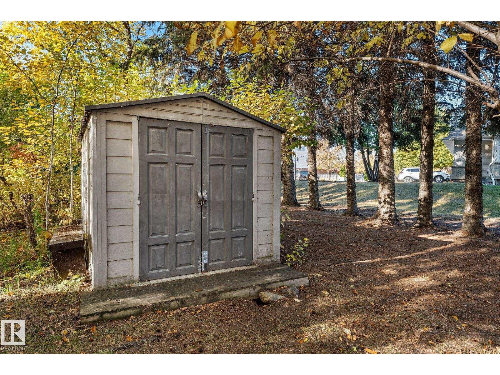 #203 160 KINGSWOOD BV, St. Albert