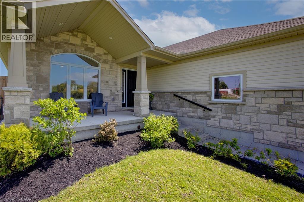 37 LORNE Street W - Photo 4 of 44, Harriston, Ontario