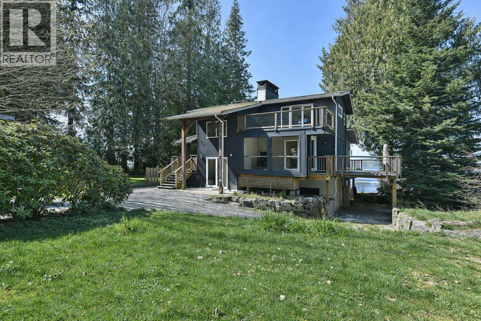 8429 REDROOFFS ROAD - Photo 3 of 40, Halfmoon Bay, British Columbia
