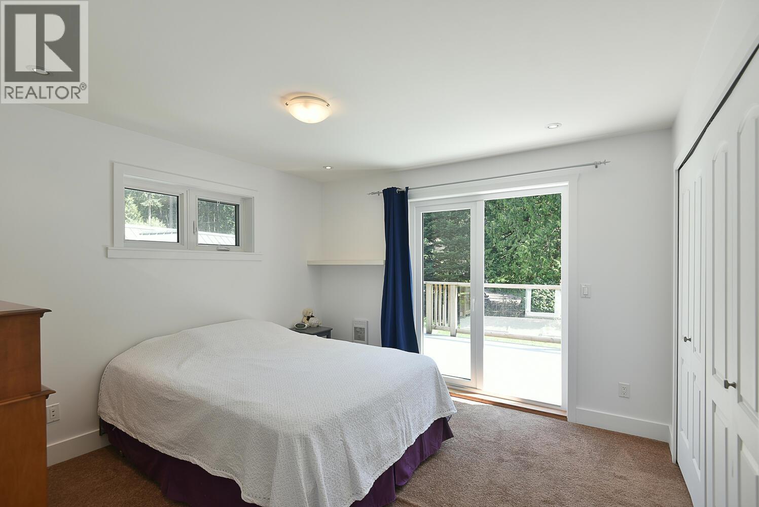 8429 REDROOFFS ROAD, Halfmoon Bay