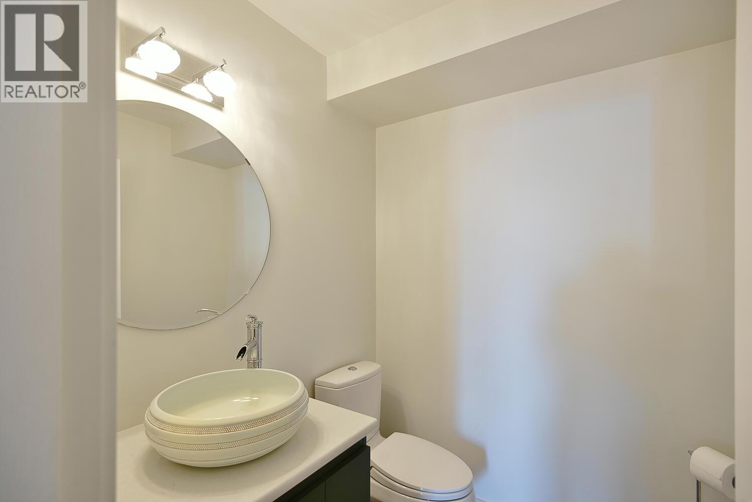 8429 REDROOFFS ROAD, Halfmoon Bay