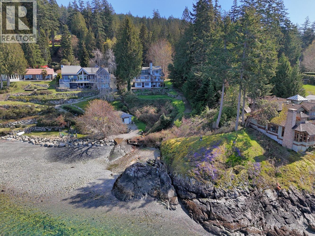 8429 REDROOFFS ROAD, Halfmoon Bay