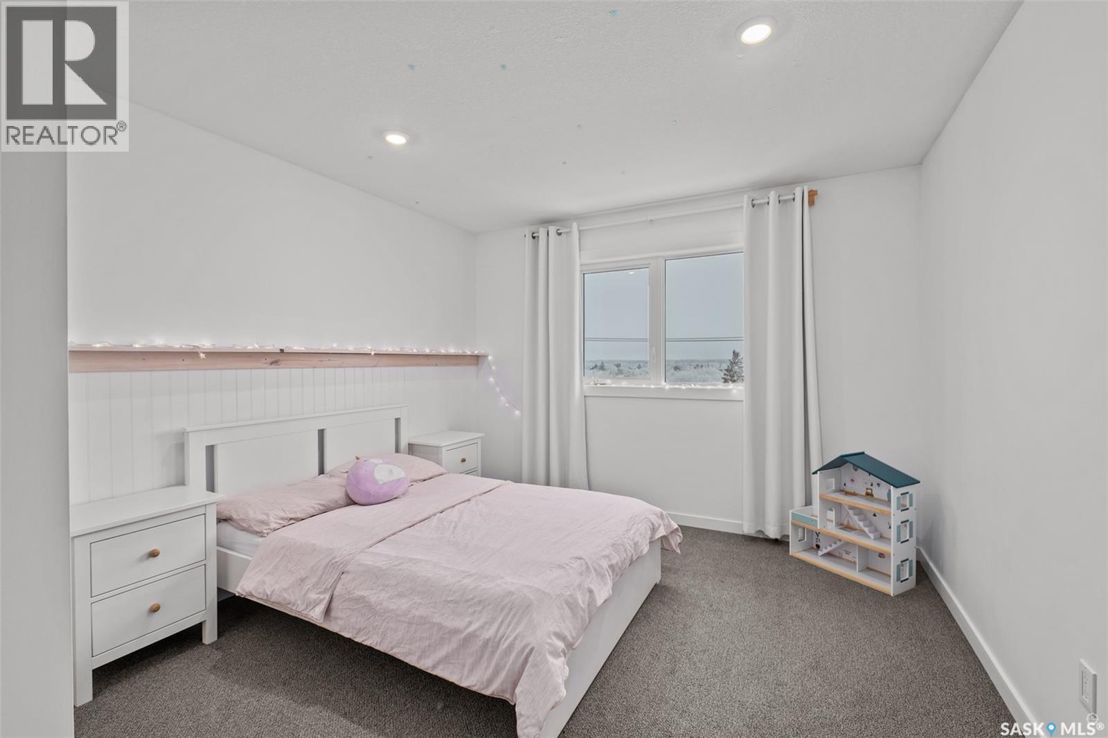 744 19TH STREET W - 19