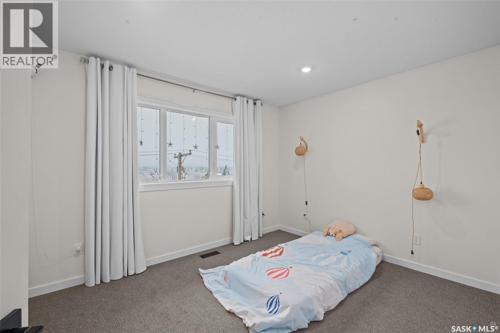 744 19TH STREET W - 20