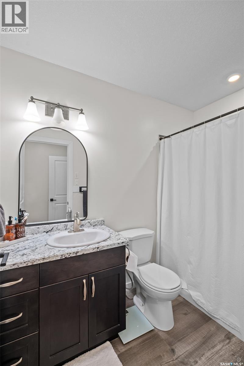 744 19TH STREET W - 21