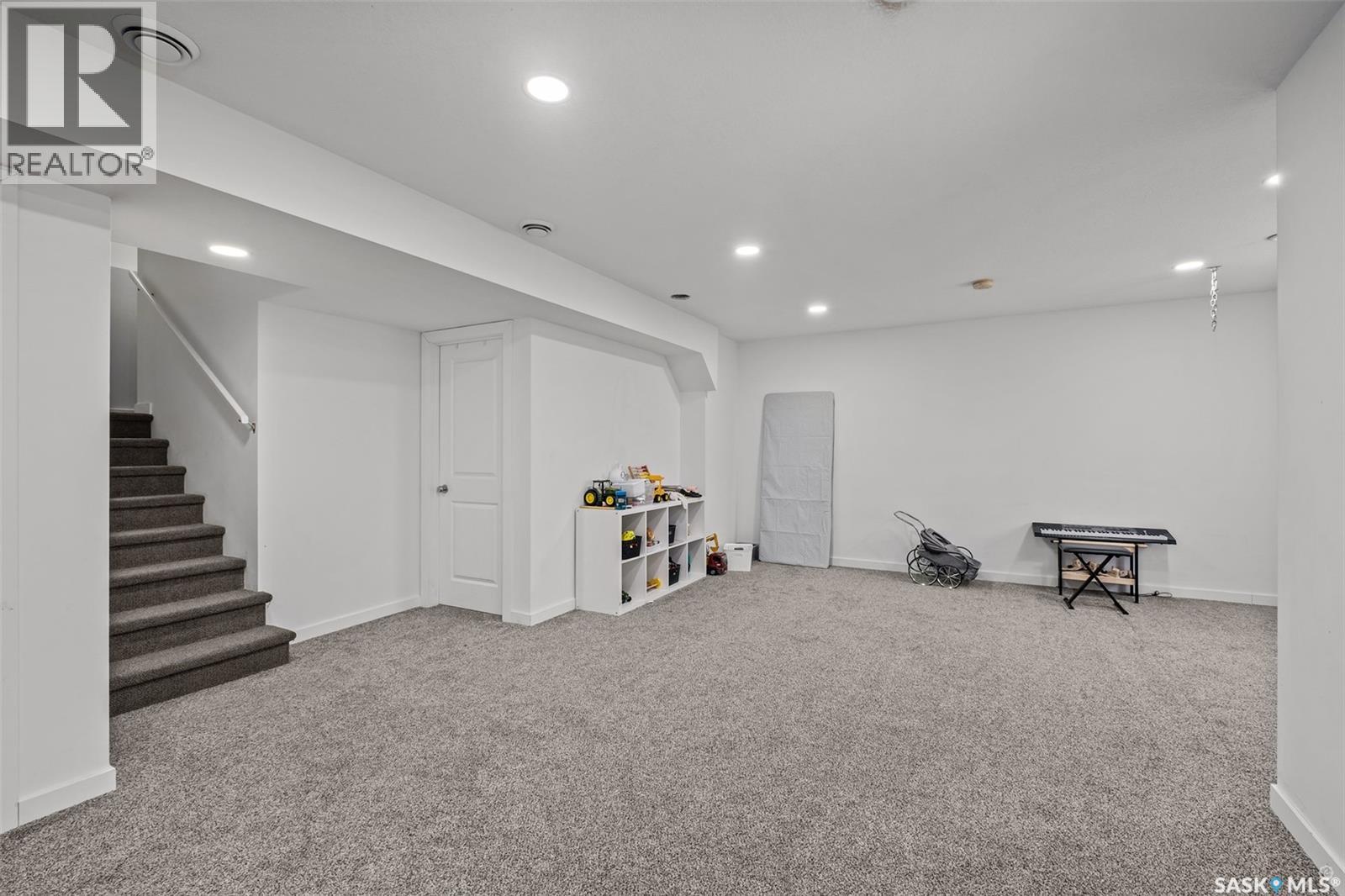 744 19TH STREET W - 25