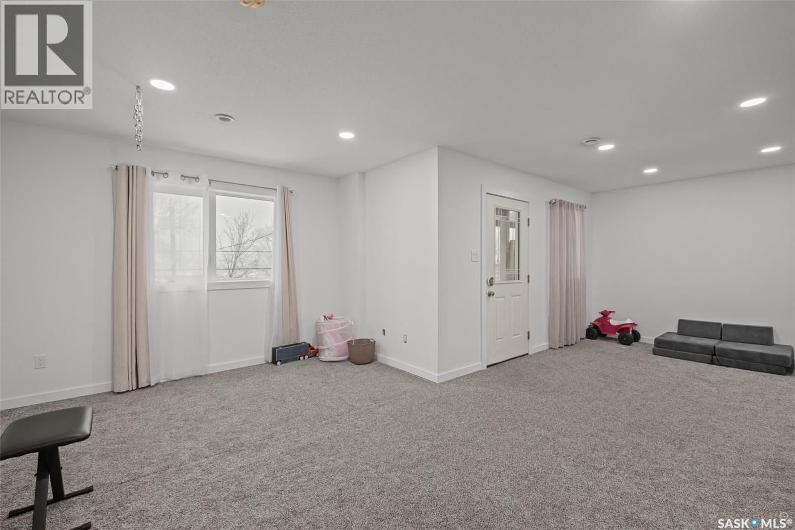 744 19TH STREET W - 27