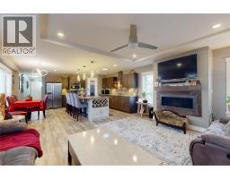 Foyer - 8945 Hwy 97 N Unit 69, Kelowna, BC V4V1E8 Photo 6