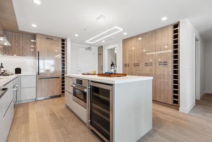 711 1526 FINLAY STREET, White Rock