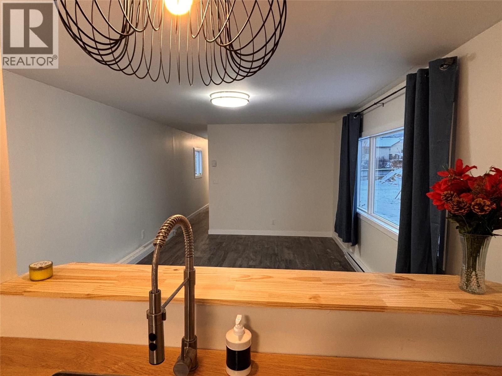 207 Foster Avenue - Photo 5 of 22, Clinton, British Columbia