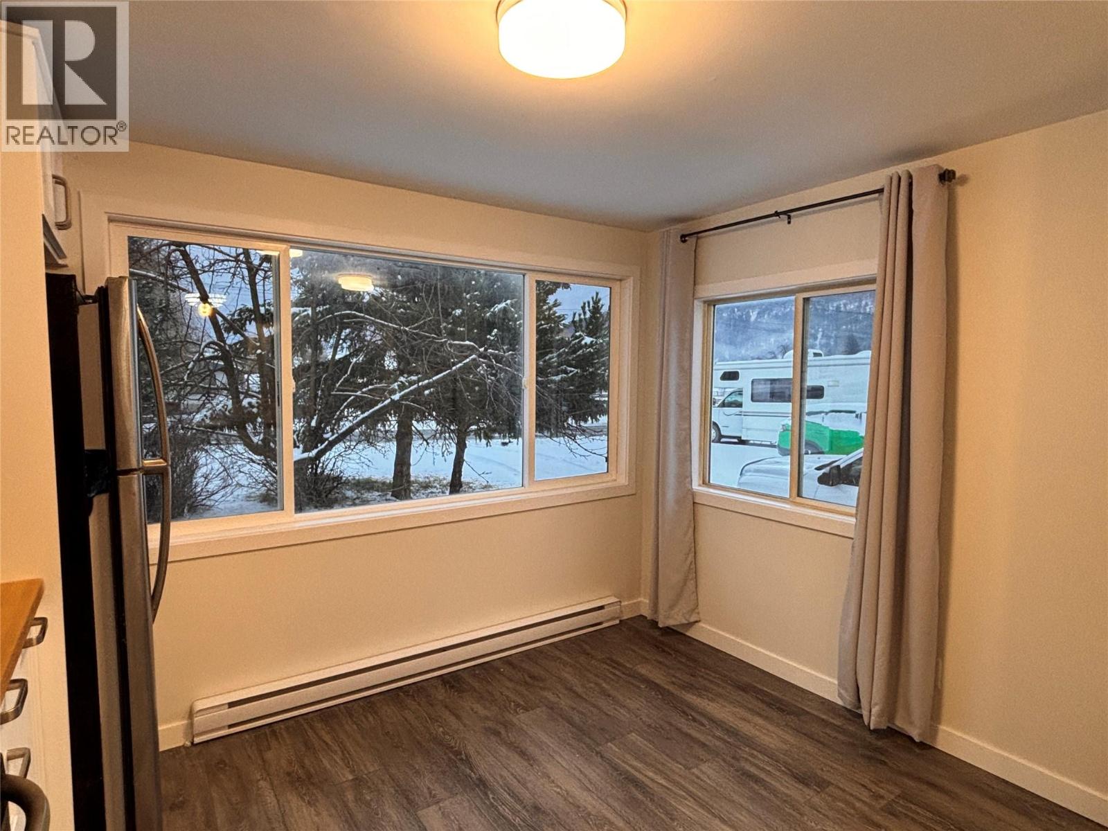 207 Foster Avenue - Photo 4 of 22, Clinton, British Columbia