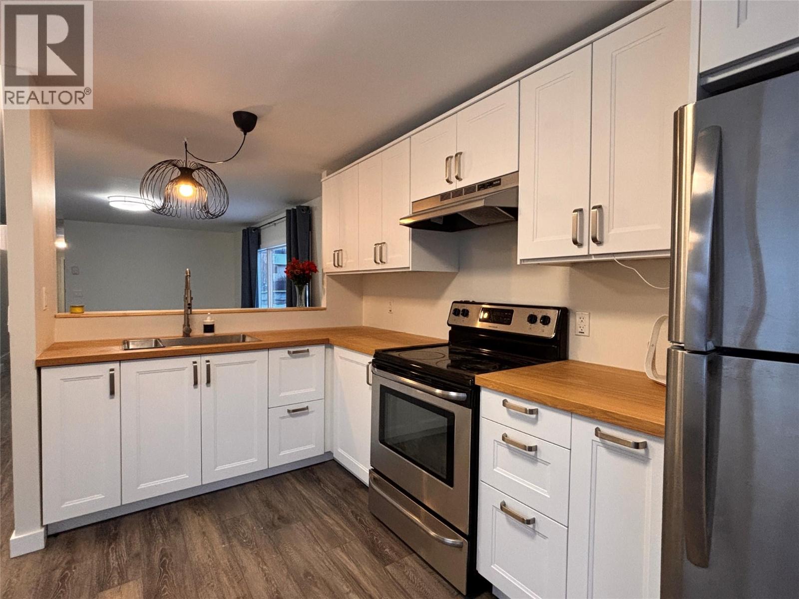 207 Foster Avenue - Photo 2 of 22, Clinton, British Columbia