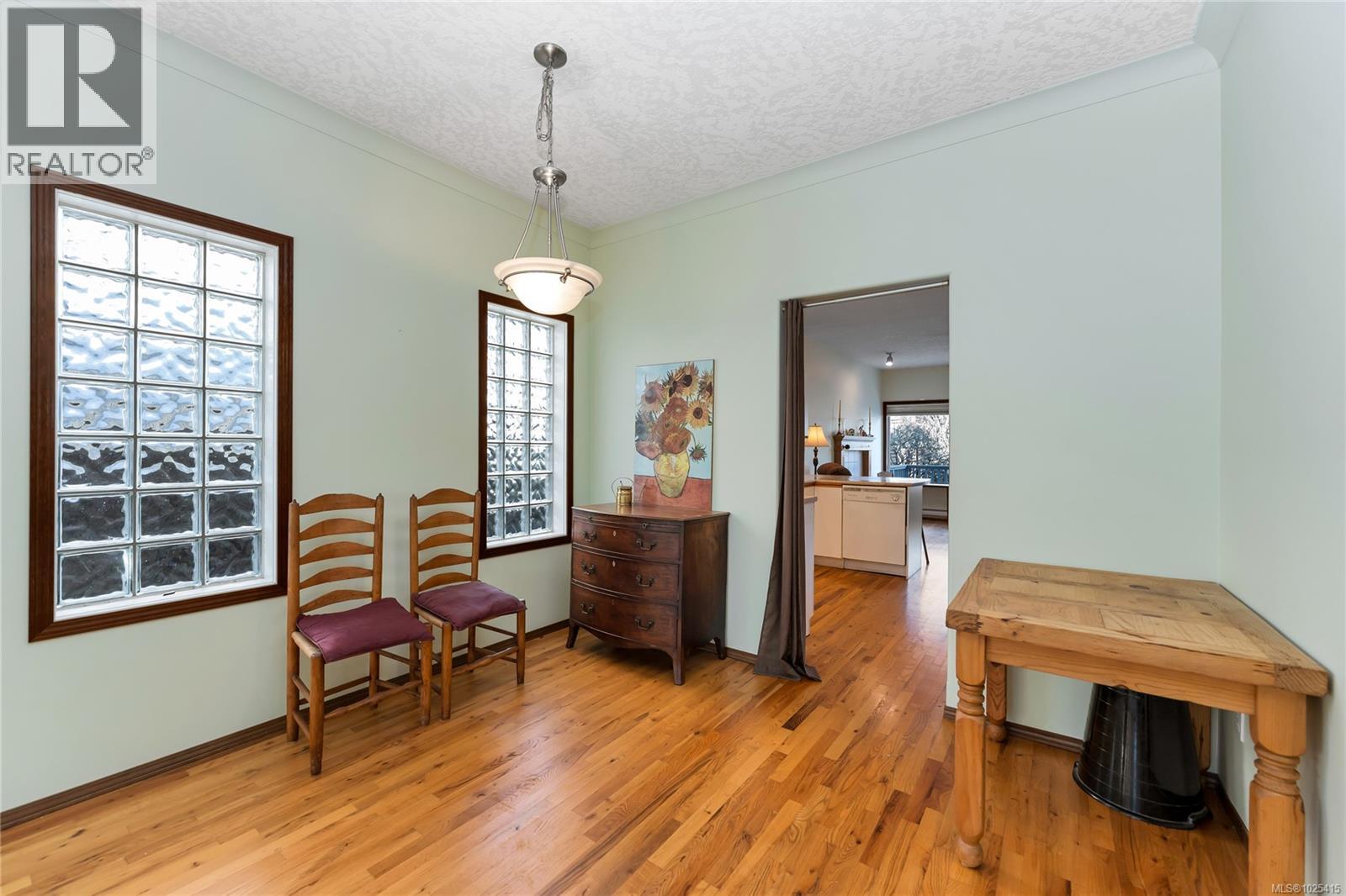 9679 Seventh St, Sidney