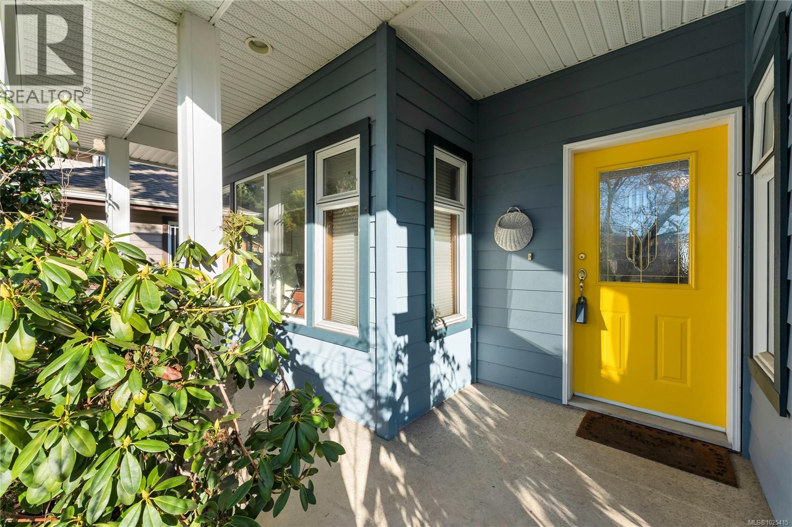 9679 Seventh St - Photo 2 of 38, Sidney, British Columbia