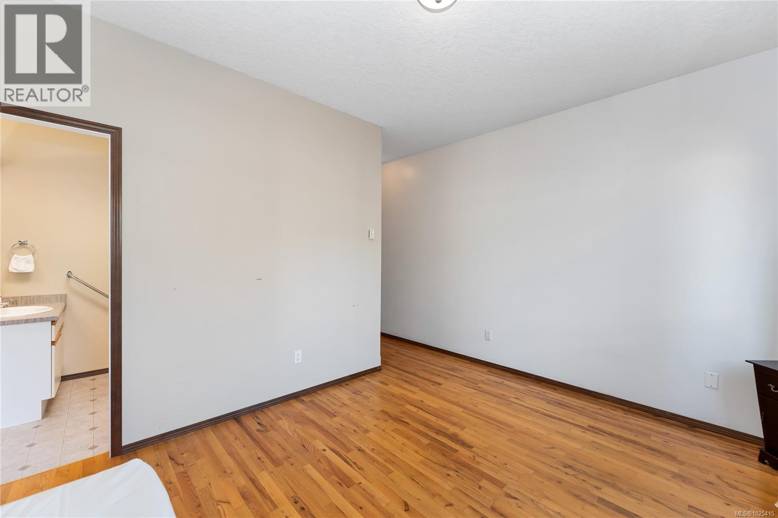 9679 Seventh St, Sidney