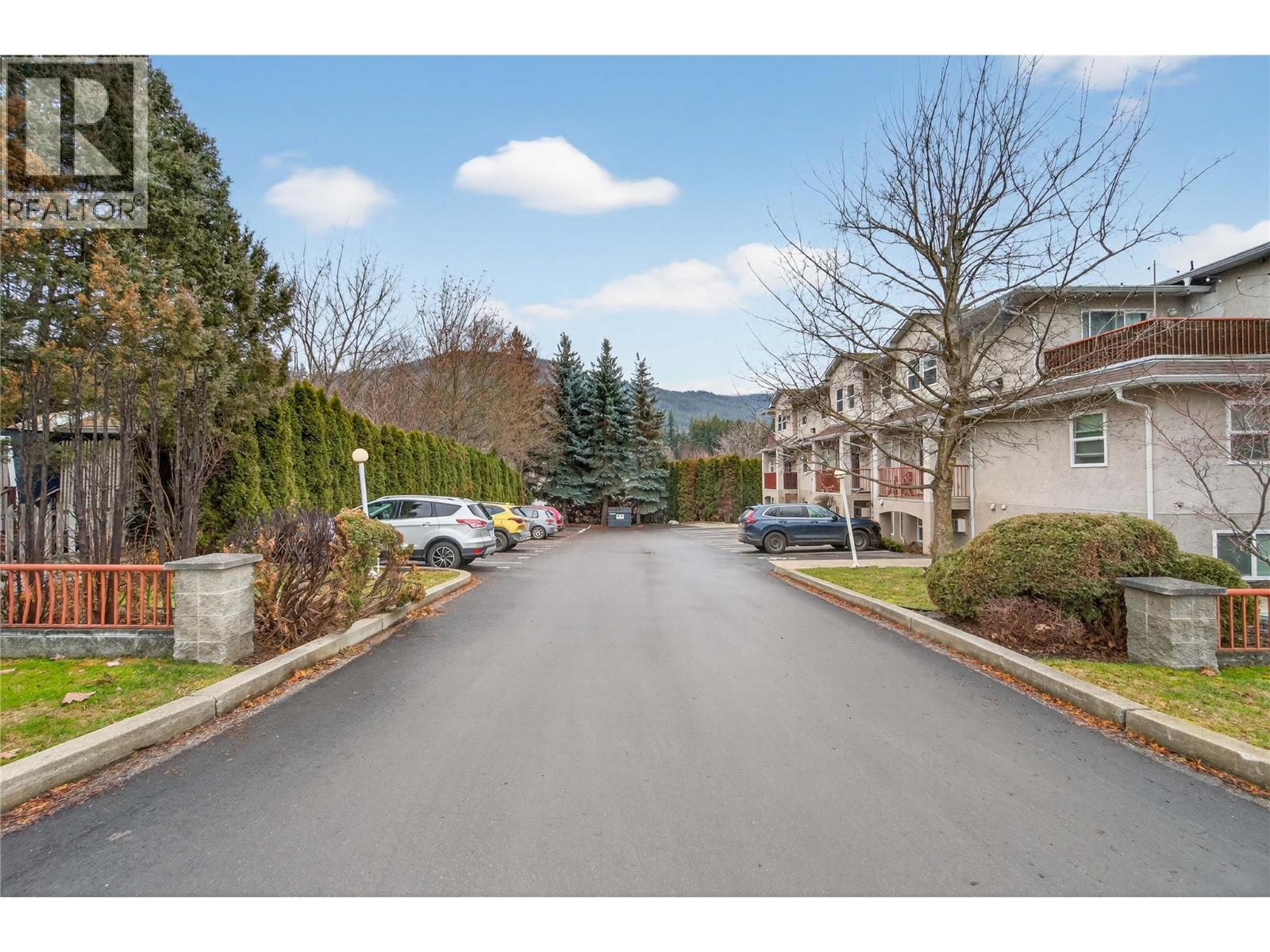 305 420 4 Avenue Southeast, Salmon Arm