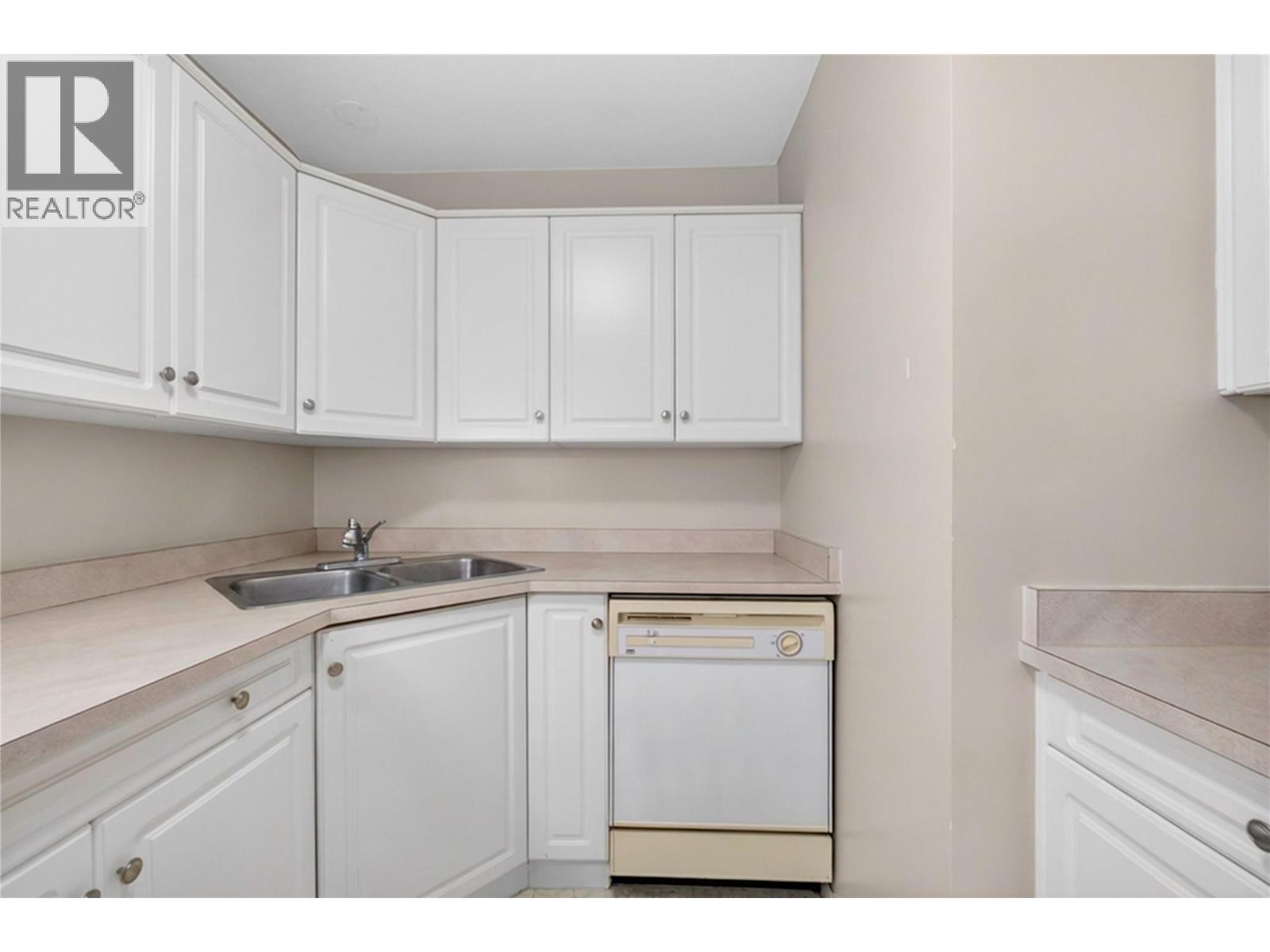 305 420 4 Avenue Southeast, Salmon Arm