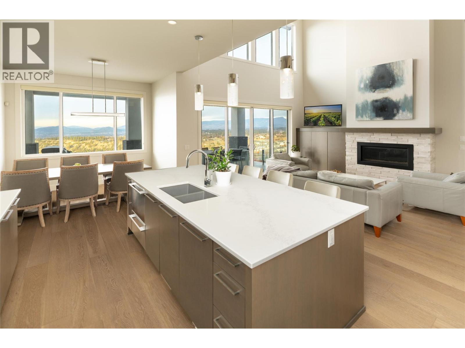 1130 Ledgeview Court, Kelowna