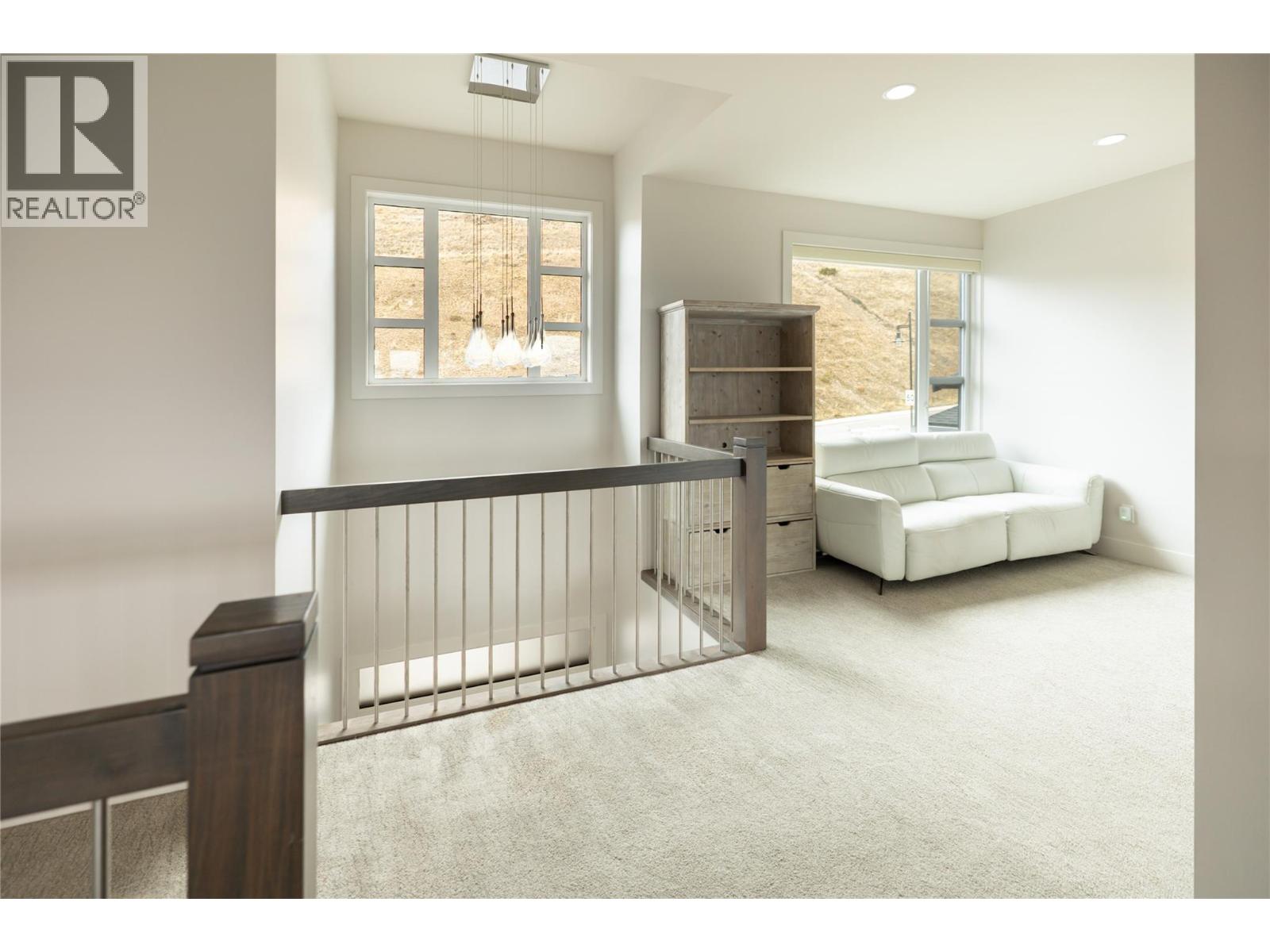 1130 Ledgeview Court, Kelowna