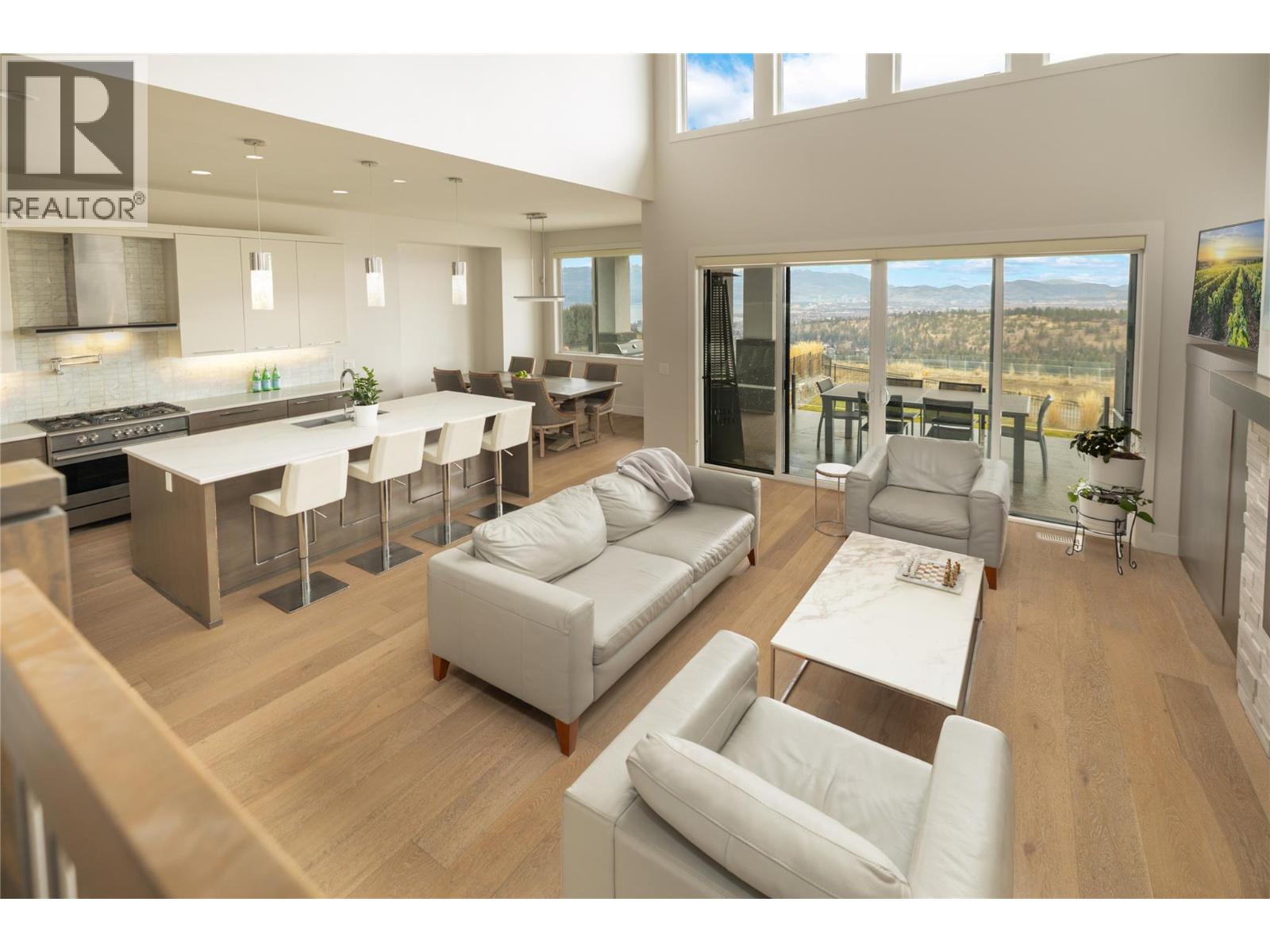 1130 Ledgeview Court, Kelowna