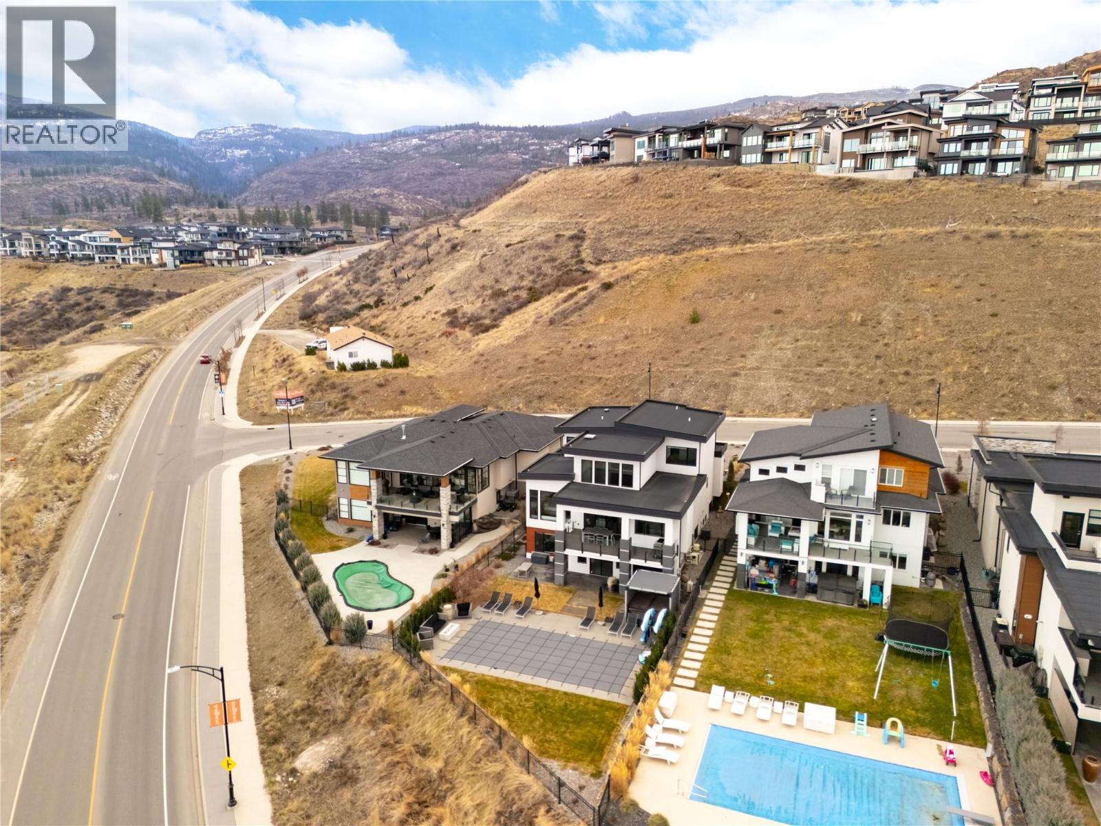 1130 Ledgeview Court, Kelowna