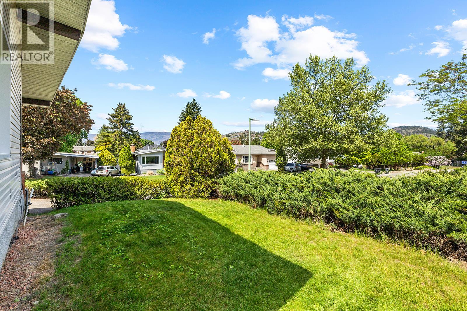 1745 Haug Avenue, Kelowna