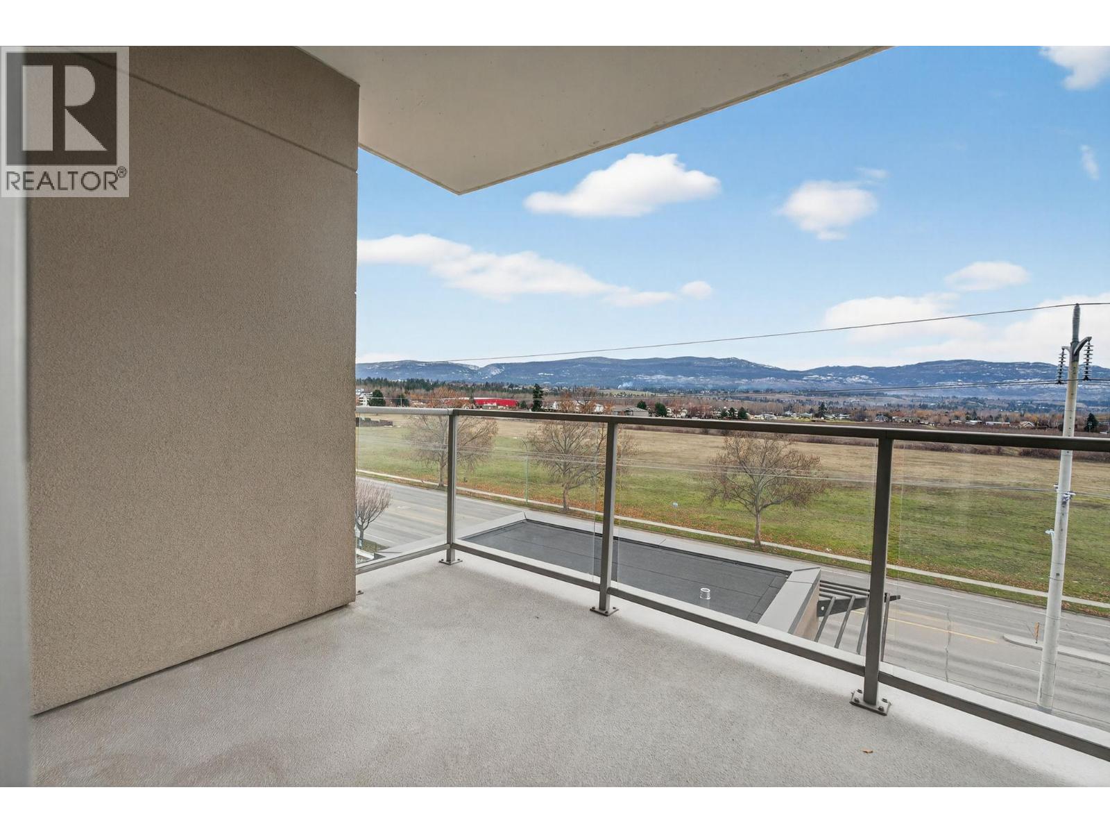 403 2040 Springfield Road, Kelowna