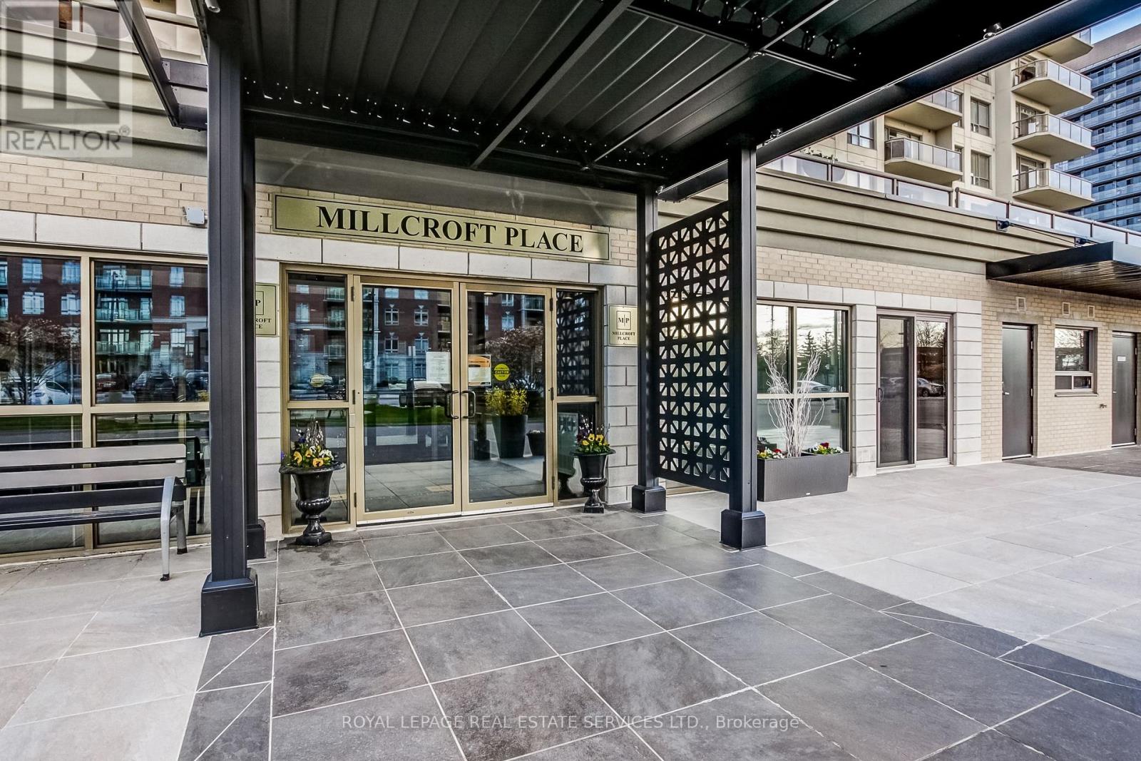 713 - 1998 IRONSTONE DRIVE - Photo 3 of 41, Burlington (Uptown), Ontario